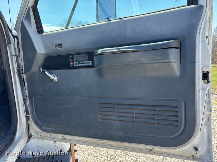 image for item FC4542 1993 GMC C6 dump flatbed truck