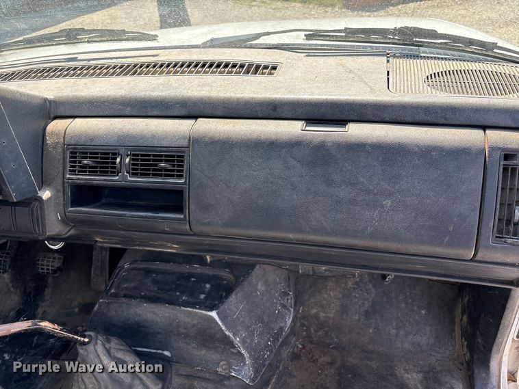 image for item FC4542 1993 GMC C6 dump flatbed truck
