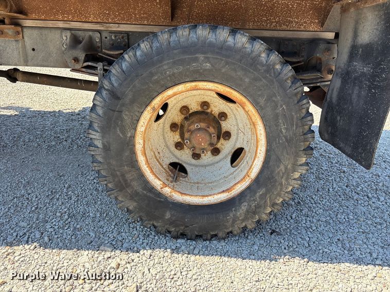 image for item FC4542 1993 GMC C6 dump flatbed truck