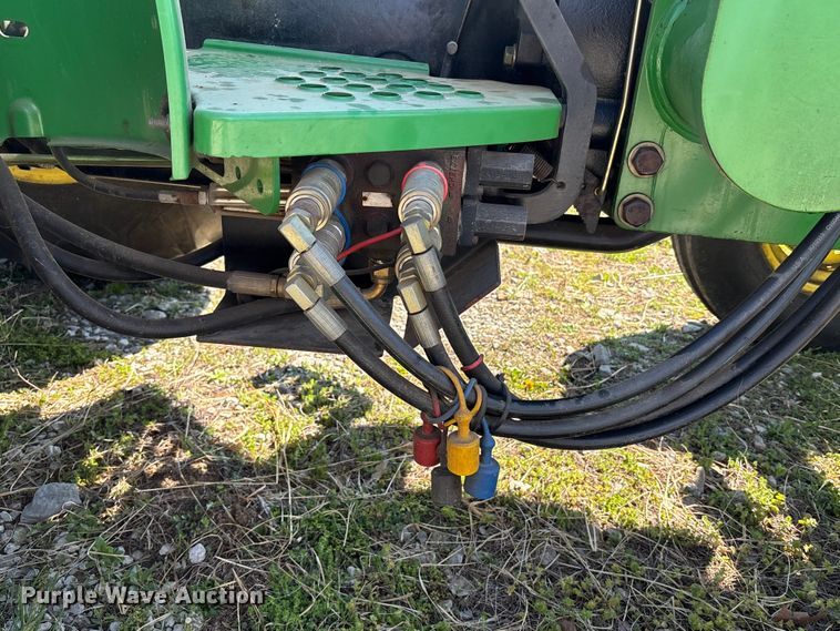 image for item FC4545 2000 John Deere 5105 tractor