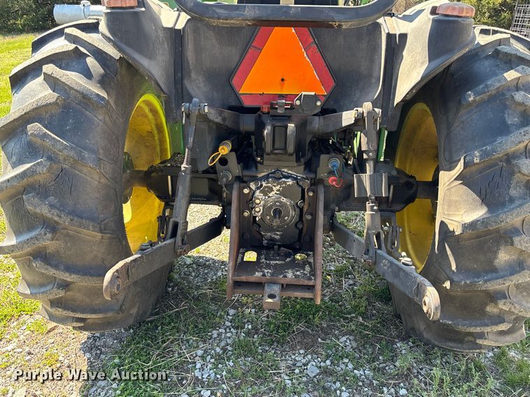 image for item FC4545 2000 John Deere 5105 tractor