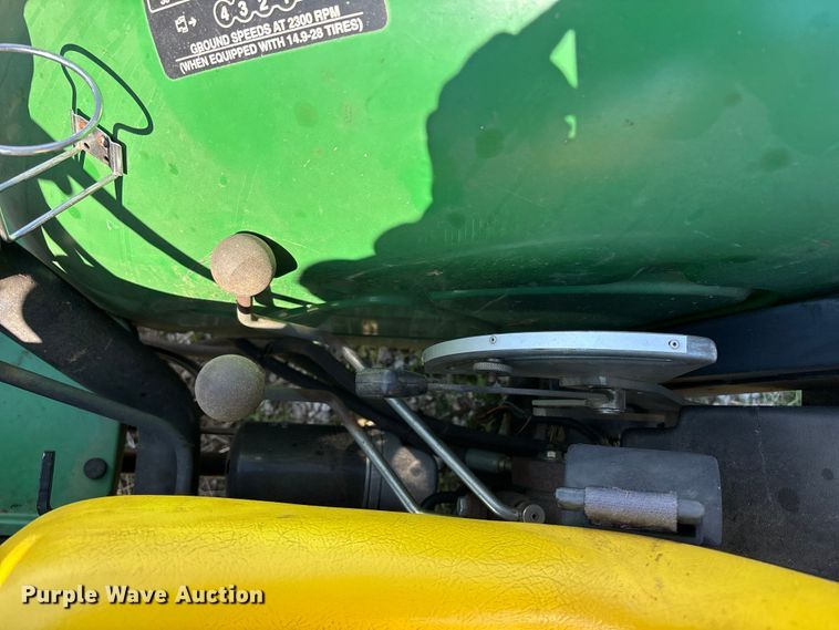 image for item FC4545 2000 John Deere 5105 tractor