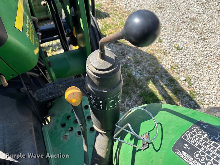 image for item FC4545 2000 John Deere 5105 tractor