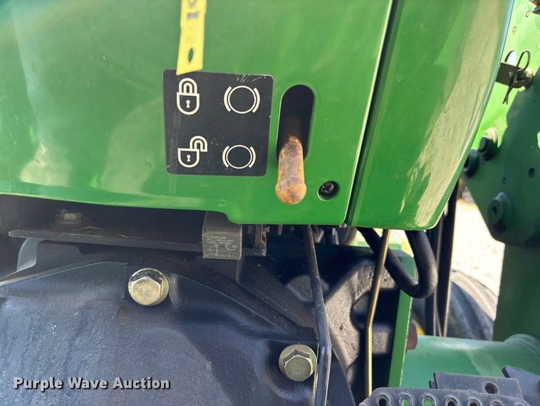 image for item FC4545 2000 John Deere 5105 tractor