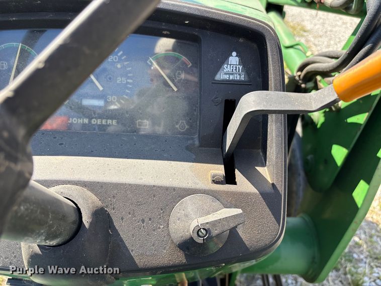 image for item FC4545 2000 John Deere 5105 tractor