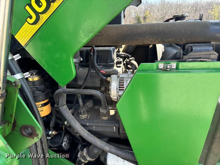image for item FC4545 2000 John Deere 5105 tractor