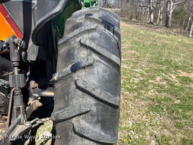 image for item FC4545 2000 John Deere 5105 tractor