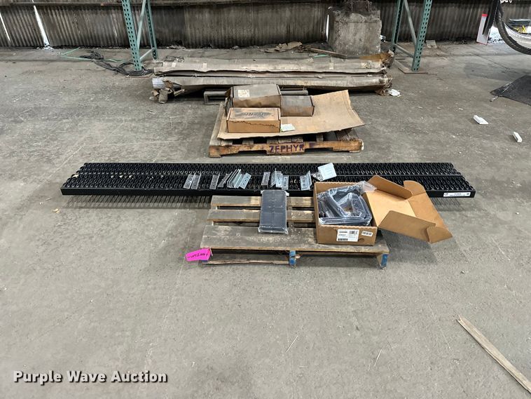 image for item FC4604 (5) Luverne pickup truck steps