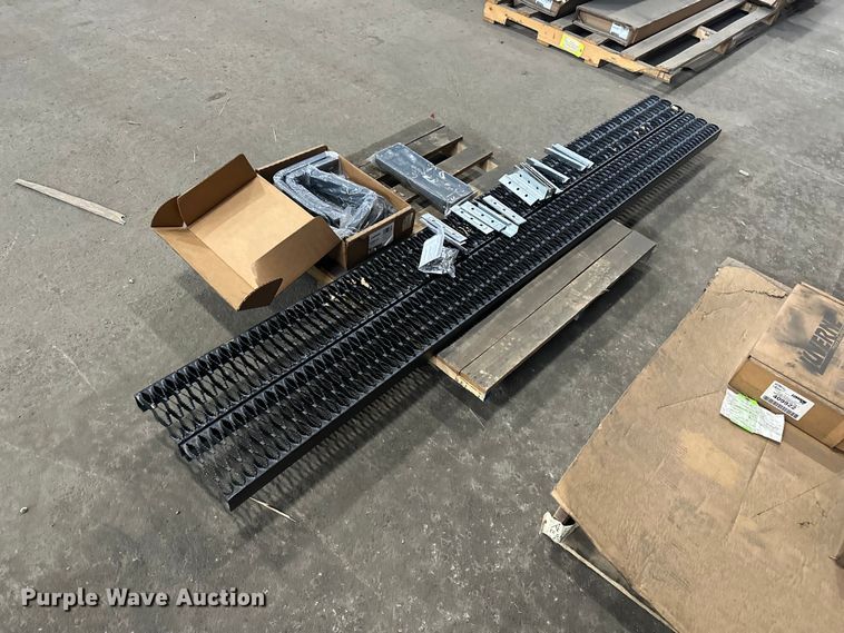 image for item FC4604 (5) Luverne pickup truck steps