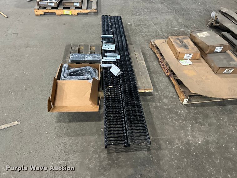 image for item FC4604 (5) Luverne pickup truck steps