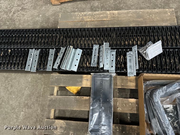 image for item FC4604 (5) Luverne pickup truck steps
