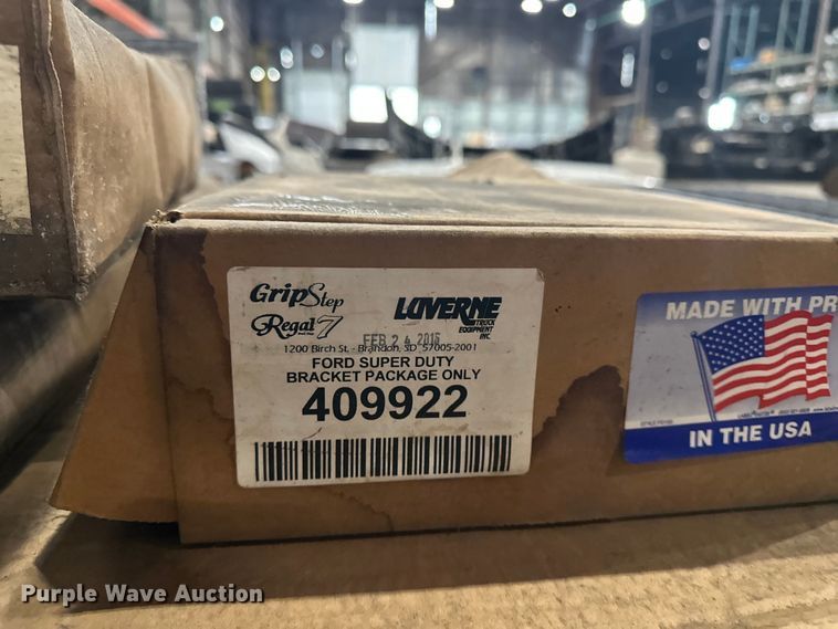 image for item FC4604 (5) Luverne pickup truck steps