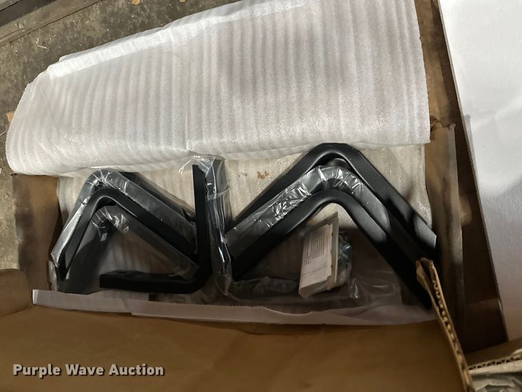 image for item FC4604 (5) Luverne pickup truck steps