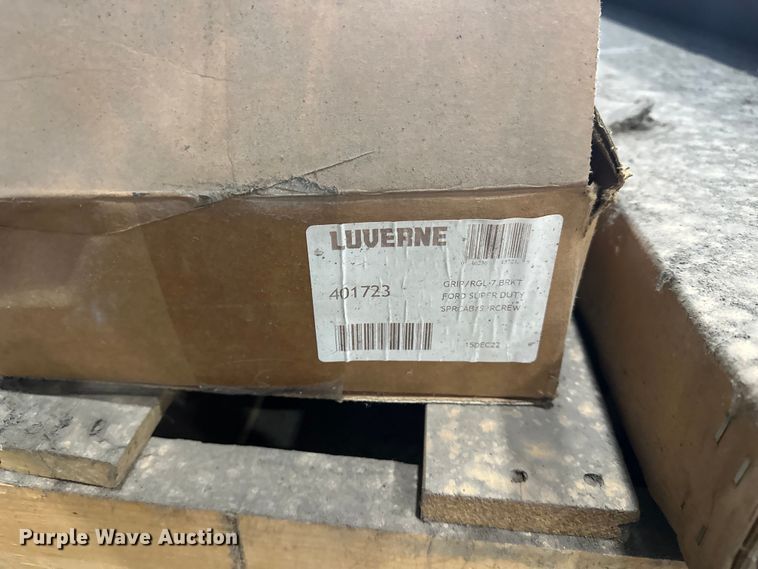image for item FC4612 Luverne pickup truck steps