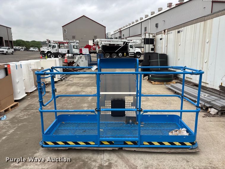 image for item FC4626 Aerial lift basket