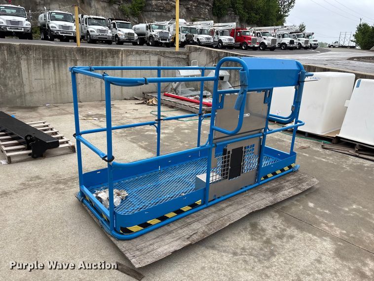image for item FC4626 Aerial lift basket