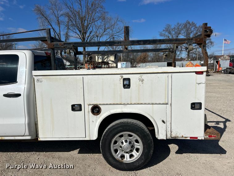 image for item FC5066 2015 GMC Sierra 3500HD Ext. Cab utility bed pickup truck