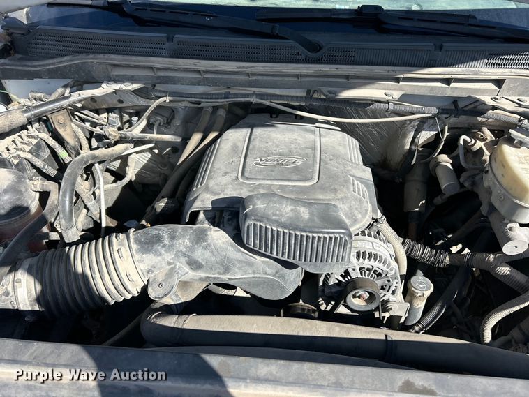 image for item FC5066 2015 GMC Sierra 3500HD Ext. Cab utility bed pickup truck