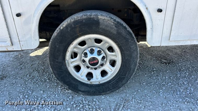 image for item FC5066 2015 GMC Sierra 3500HD Ext. Cab utility bed pickup truck