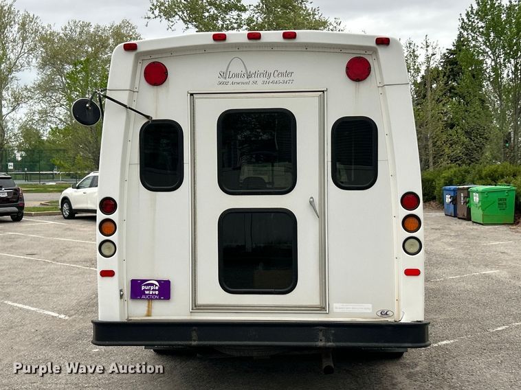 image for item FC5415 2010 Ford E450 Super Duty shuttle bus