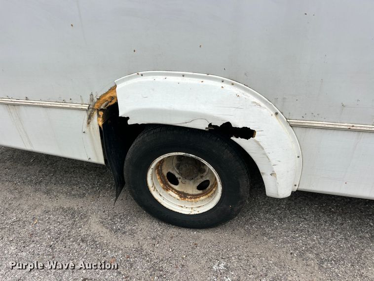 image for item FC5415 2010 Ford E450 Super Duty shuttle bus