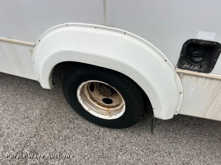 image for item FC5415 2010 Ford E450 Super Duty shuttle bus