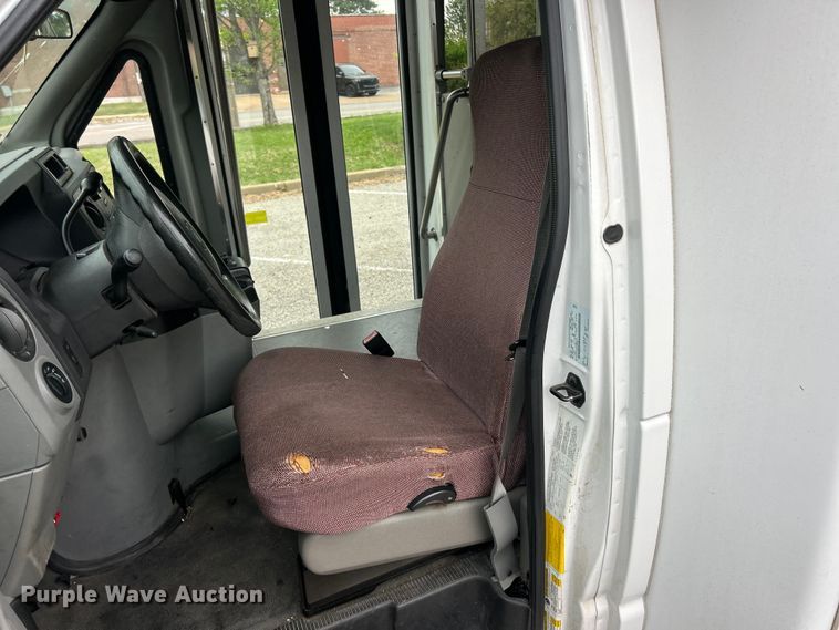 image for item FC5415 2010 Ford E450 Super Duty shuttle bus