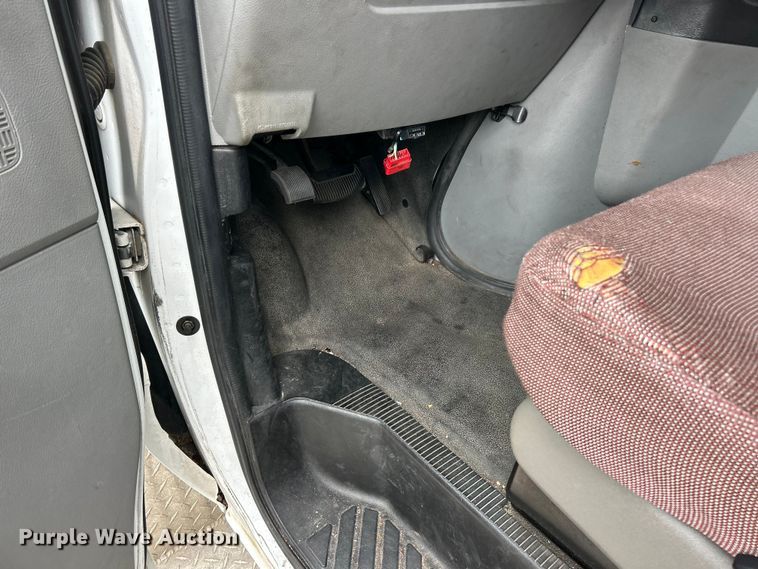 image for item FC5415 2010 Ford E450 Super Duty shuttle bus