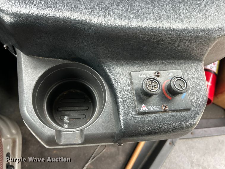 image for item FC5415 2010 Ford E450 Super Duty shuttle bus