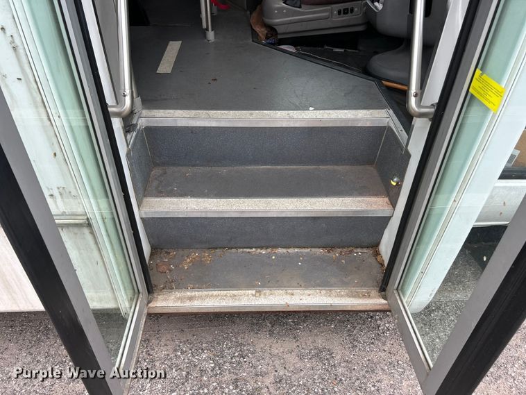 image for item FC5415 2010 Ford E450 Super Duty shuttle bus