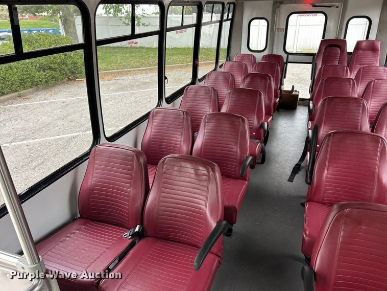 image for item FC5415 2010 Ford E450 Super Duty shuttle bus