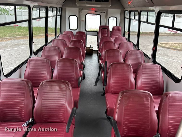 image for item FC5415 2010 Ford E450 Super Duty shuttle bus