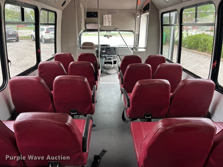 image for item FC5415 2010 Ford E450 Super Duty shuttle bus