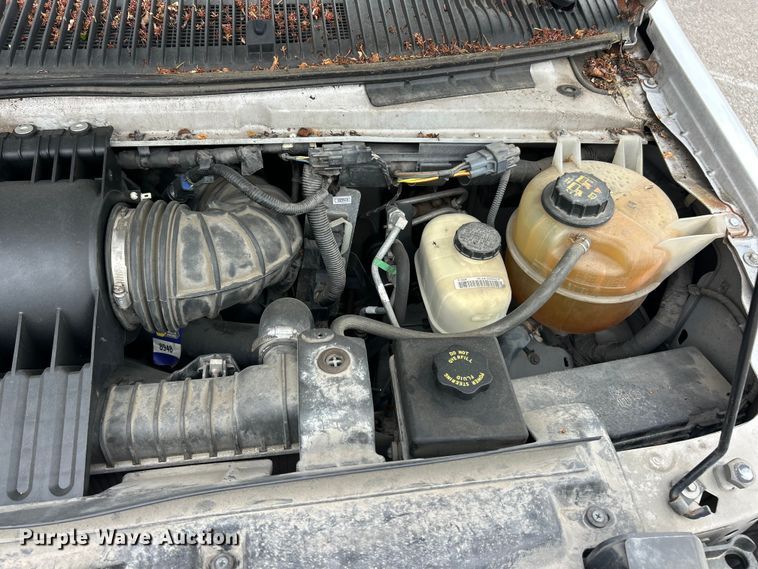 image for item FC5415 2010 Ford E450 Super Duty shuttle bus