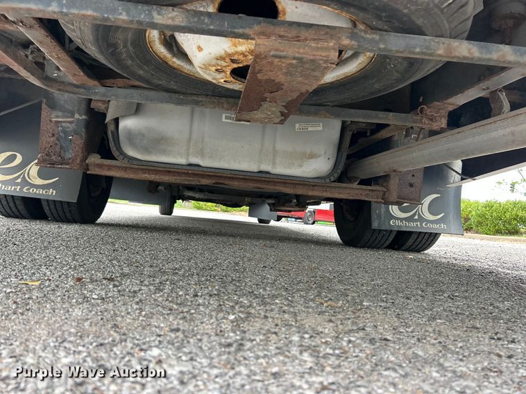 image for item FC5415 2010 Ford E450 Super Duty shuttle bus