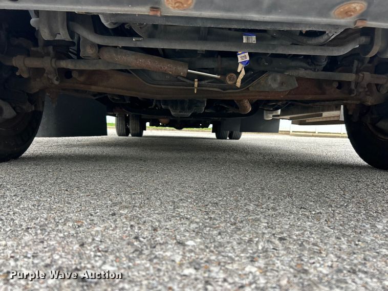 image for item FC5415 2010 Ford E450 Super Duty shuttle bus