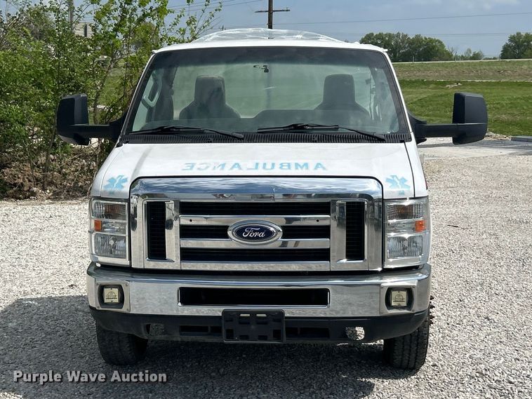 image for item FC5443 2017 Ford E450 Super Duty van cab and chassis