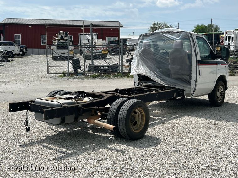 image for item FC5443 2017 Ford E450 Super Duty van cab and chassis