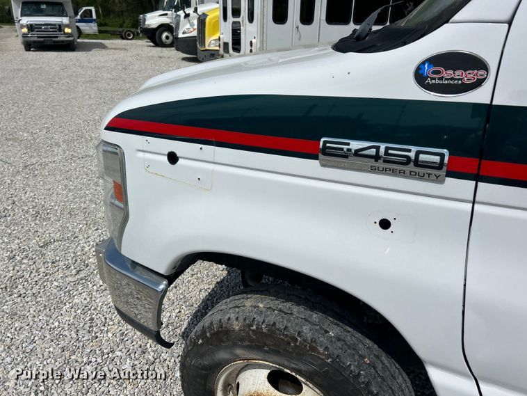 image for item FC5443 2017 Ford E450 Super Duty van cab and chassis