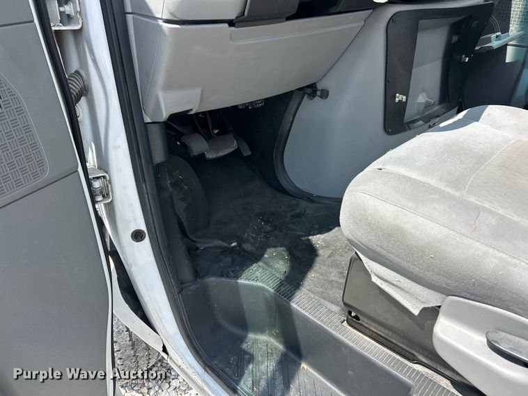 image for item FC5443 2017 Ford E450 Super Duty van cab and chassis