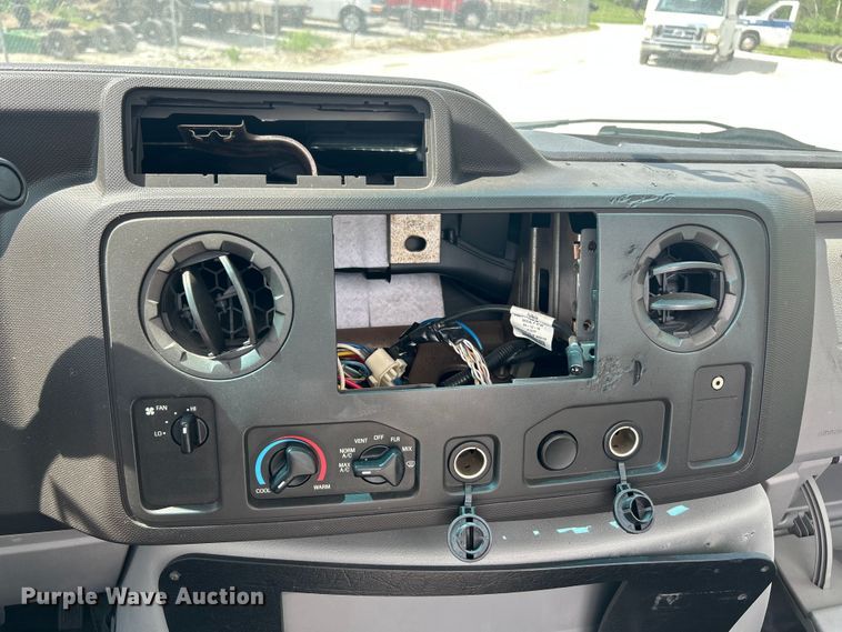 image for item FC5443 2017 Ford E450 Super Duty van cab and chassis