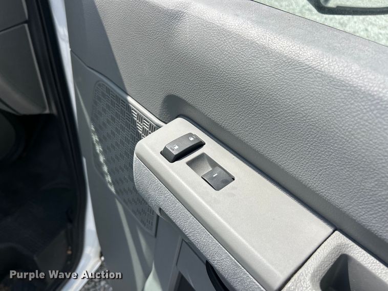 image for item FC5443 2017 Ford E450 Super Duty van cab and chassis