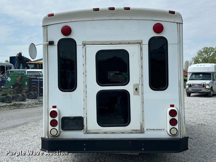 image for item FC5444 2008 Ford E450 Super Duty shuttle bus