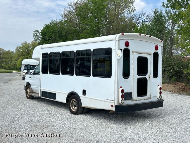 image for item FC5444 2008 Ford E450 Super Duty shuttle bus