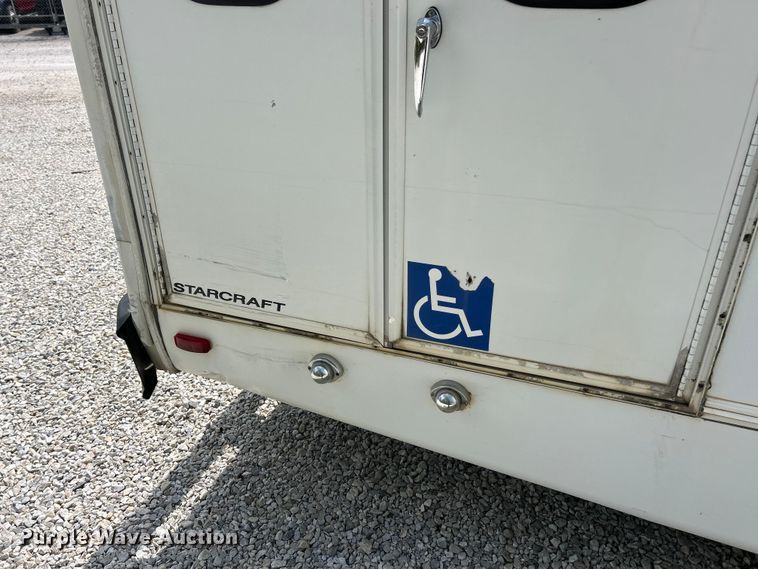 image for item FC5444 2008 Ford E450 Super Duty shuttle bus