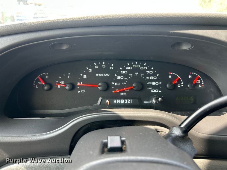 image for item FC5444 2008 Ford E450 Super Duty shuttle bus