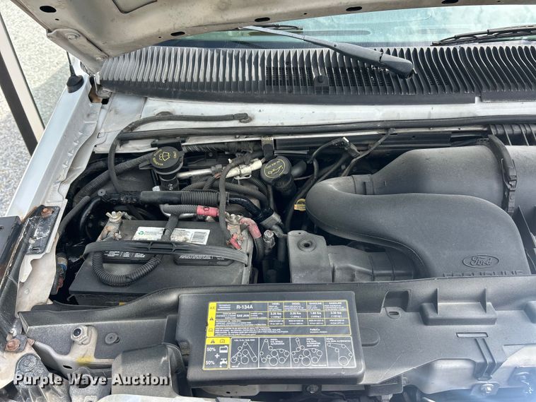 image for item FC5444 2008 Ford E450 Super Duty shuttle bus