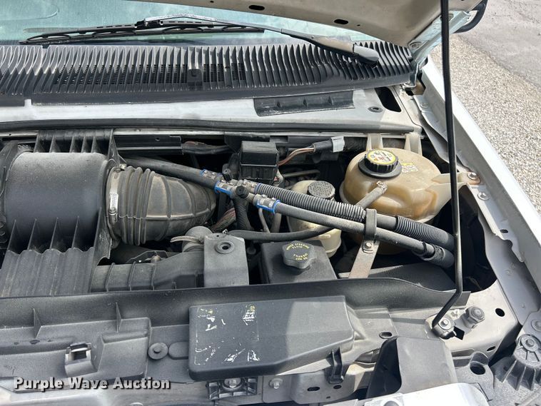 image for item FC5444 2008 Ford E450 Super Duty shuttle bus