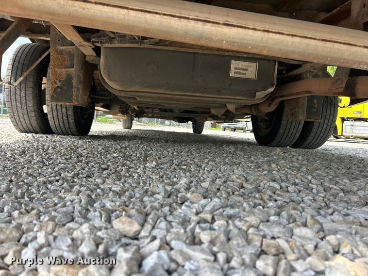 image for item FC5444 2008 Ford E450 Super Duty shuttle bus