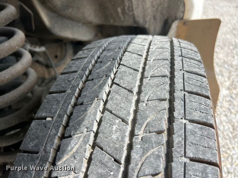 image for item FC5444 2008 Ford E450 Super Duty shuttle bus